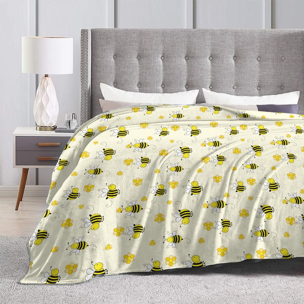 Bee in honeycomb and flowers Flannel Blanket  Super Soft Bedding Throws for Living Room Travel Office Bedspread Sofa Bed Cover