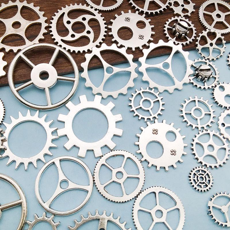 50g Retro Mechanical Gear Necklace: DIY Punk Alloy Pendant