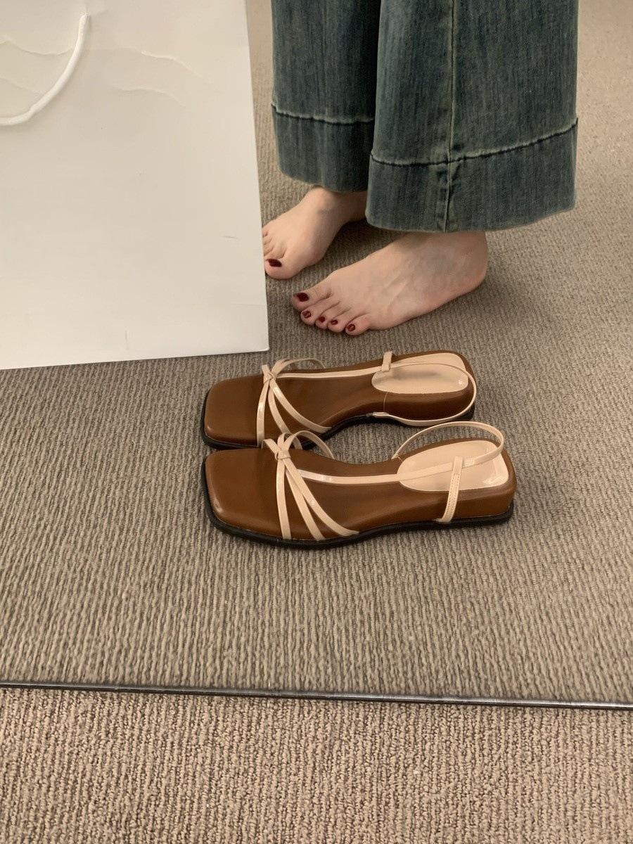 

Retro versatile open-toed sandals women s summer wear 2025 new models are not tired of feet thick-soled casual beach Roman shoes 35