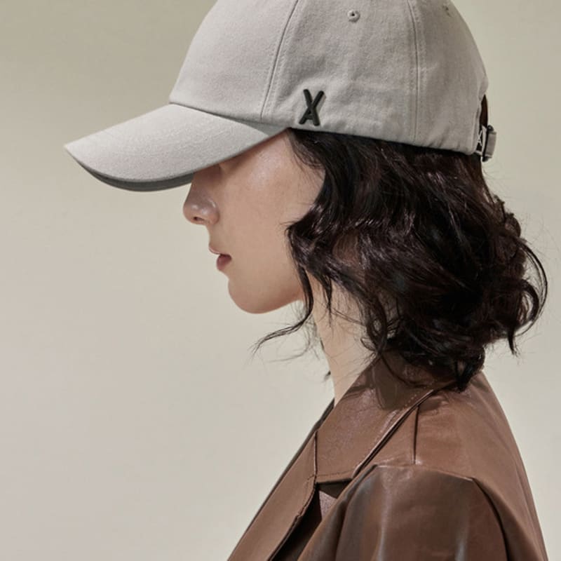 

VARZAR VA Black Studded Ball Cap Gray FREE