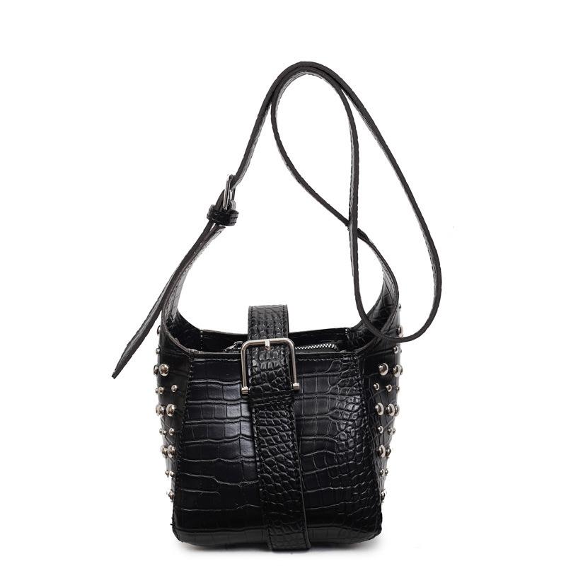 

Niche retro bag women s spring new high-end trend rivet locomotive Spice girl style underarm bag one size fits all