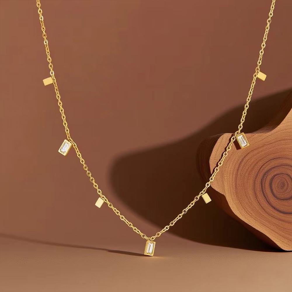 304 Stainless Steel Titanium Necklace - Elegant Clavicle Chain with Light Luxury Design
