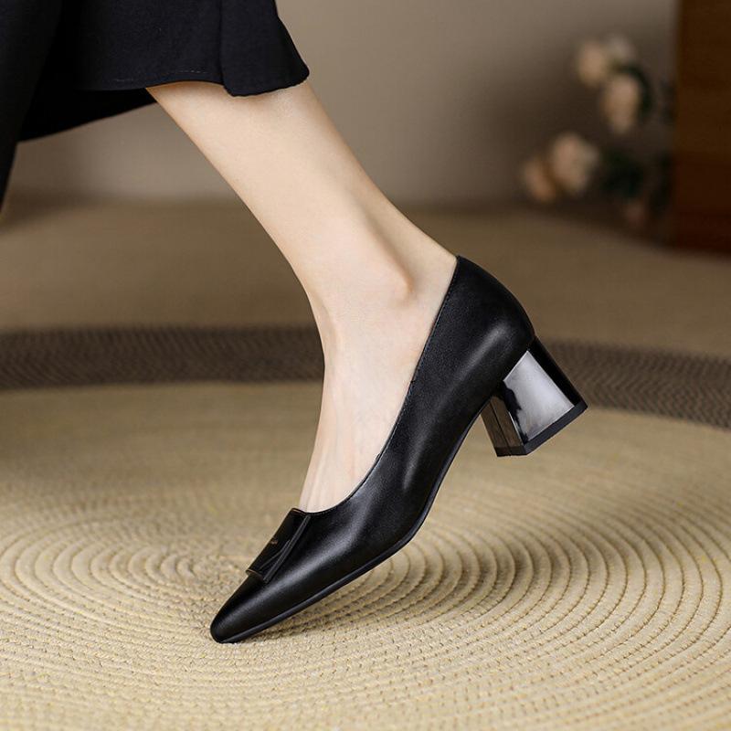 New women's fashion single shoes pointed large size rubber soft sole casual solid color medium heel square heel small leather shoes women