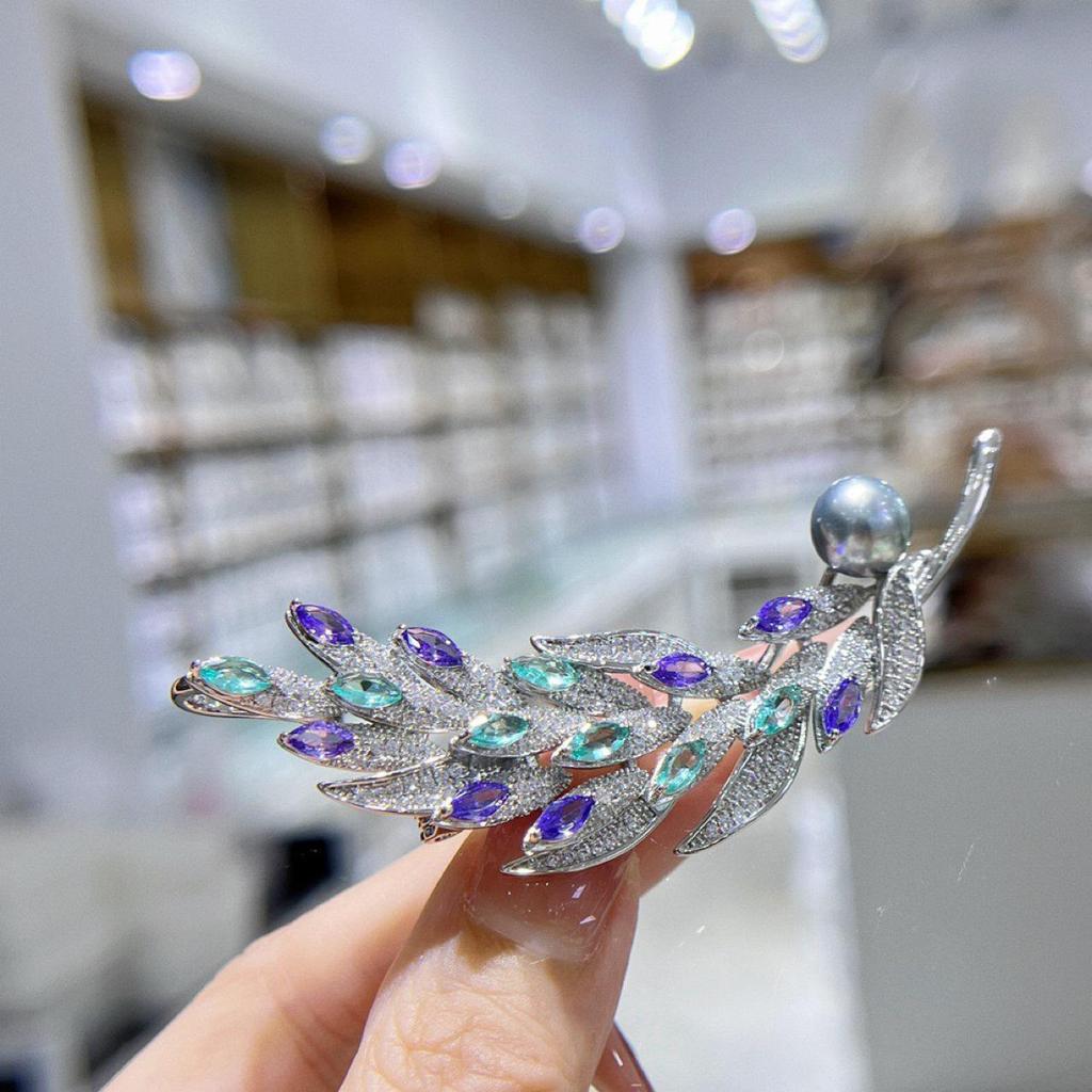 Kristall Weizenähren Brosche: Elegante modische Corsage-Anstecknadel für eine leichte Luxus-Anzugjacke.