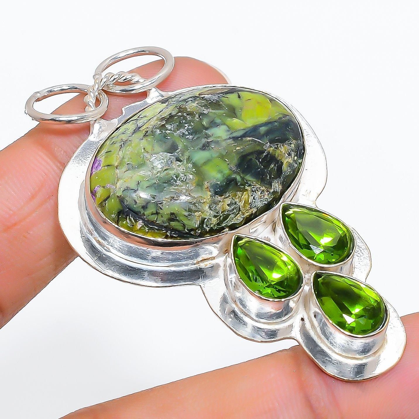 

Atlantisite, Peridot Gemstone Handmade Ethnic Jewelry Pendant 2.40 VR-3814