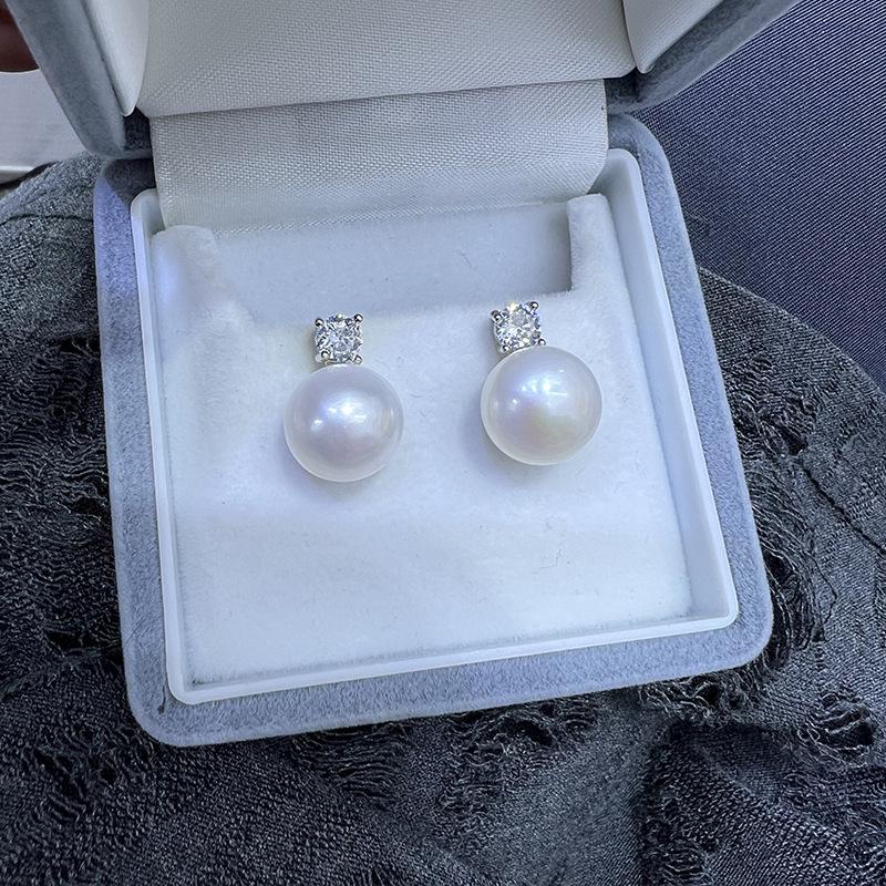 Elegant Retro Pearl Stud Earrings for Women – High-Quality белый