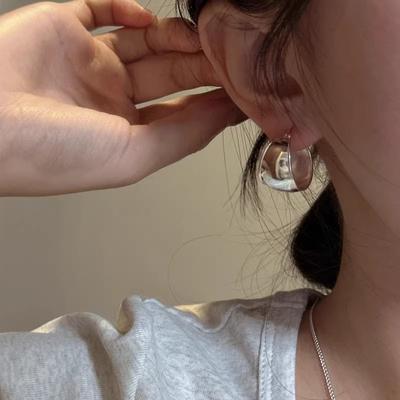 Irregular Glossy Wide Surface C-type Sterling Silver Earrings Glossy Japanese Niche Exquisite Light Luxury Senior Sense of Earrings Studs Daily Wear