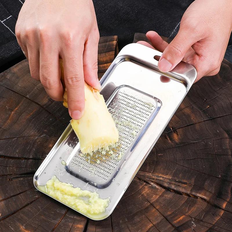 Silver Ginger Grater Wasabi Grater Crusher Stainless Steel Garlic Grinder Kitchen Fruit Root Vegetables Ginger Grinding Tool