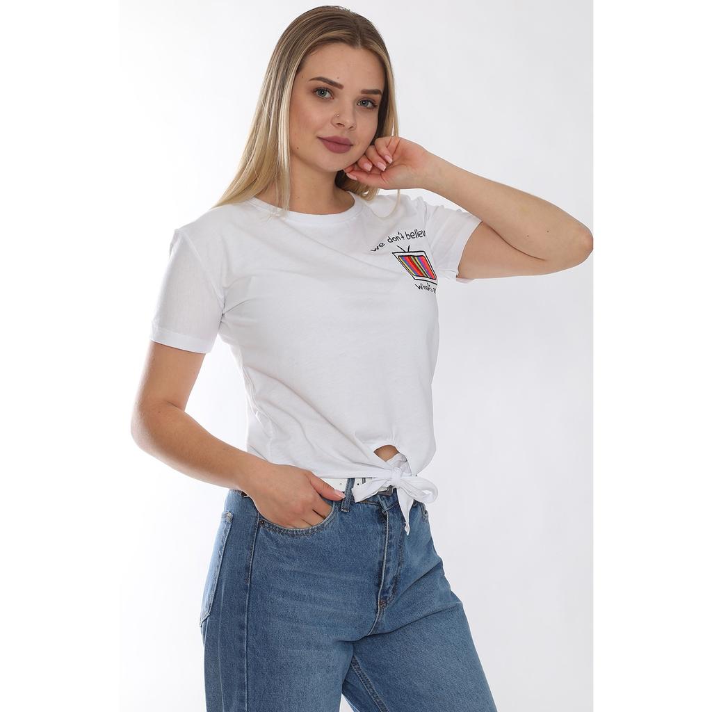 Damen-T-Shirt mit aufgestickter TV-Stickerei vorne und Krawatte