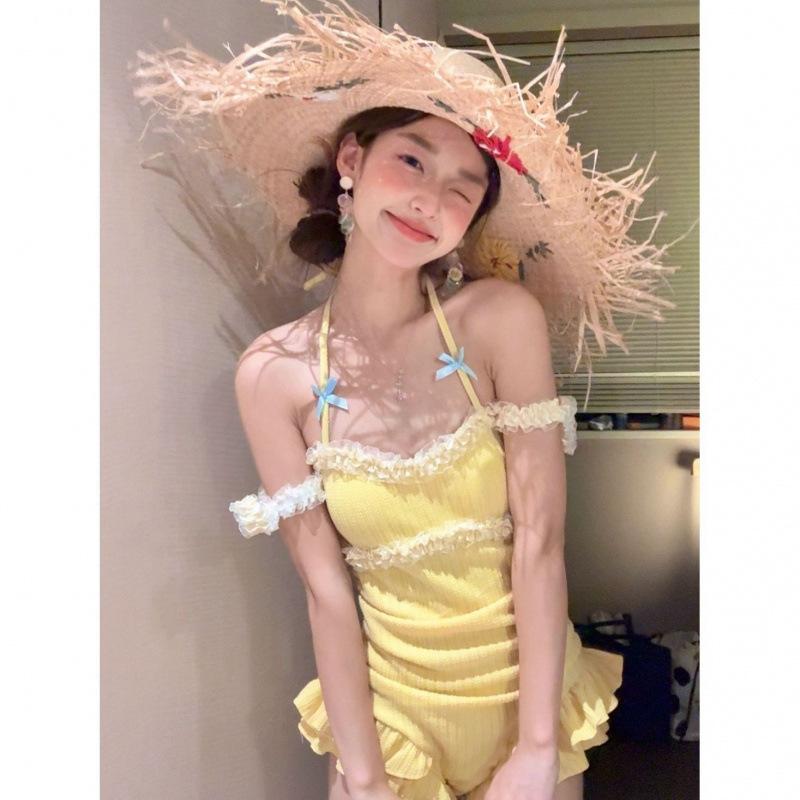 

Chicken yellow one-piece swimsuit Spice Girl sweet less lotus leaf edge slim and thin, covering meat conservative student XL жовтий