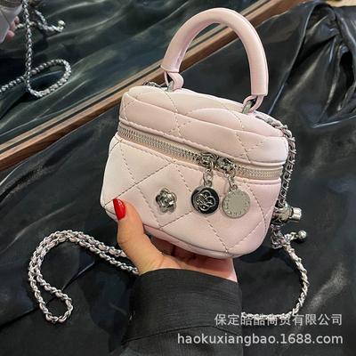 This Year, the Popular Small Bag Women's 2025 New Diamond Chain Temperament Mini Simple Small Fragrant Cross Shoulder Bag