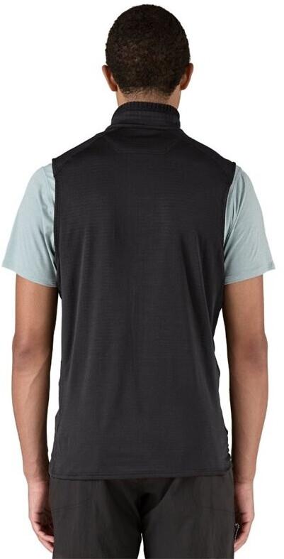 Куртка Patagonia Men's R1 Vest (40145) черная