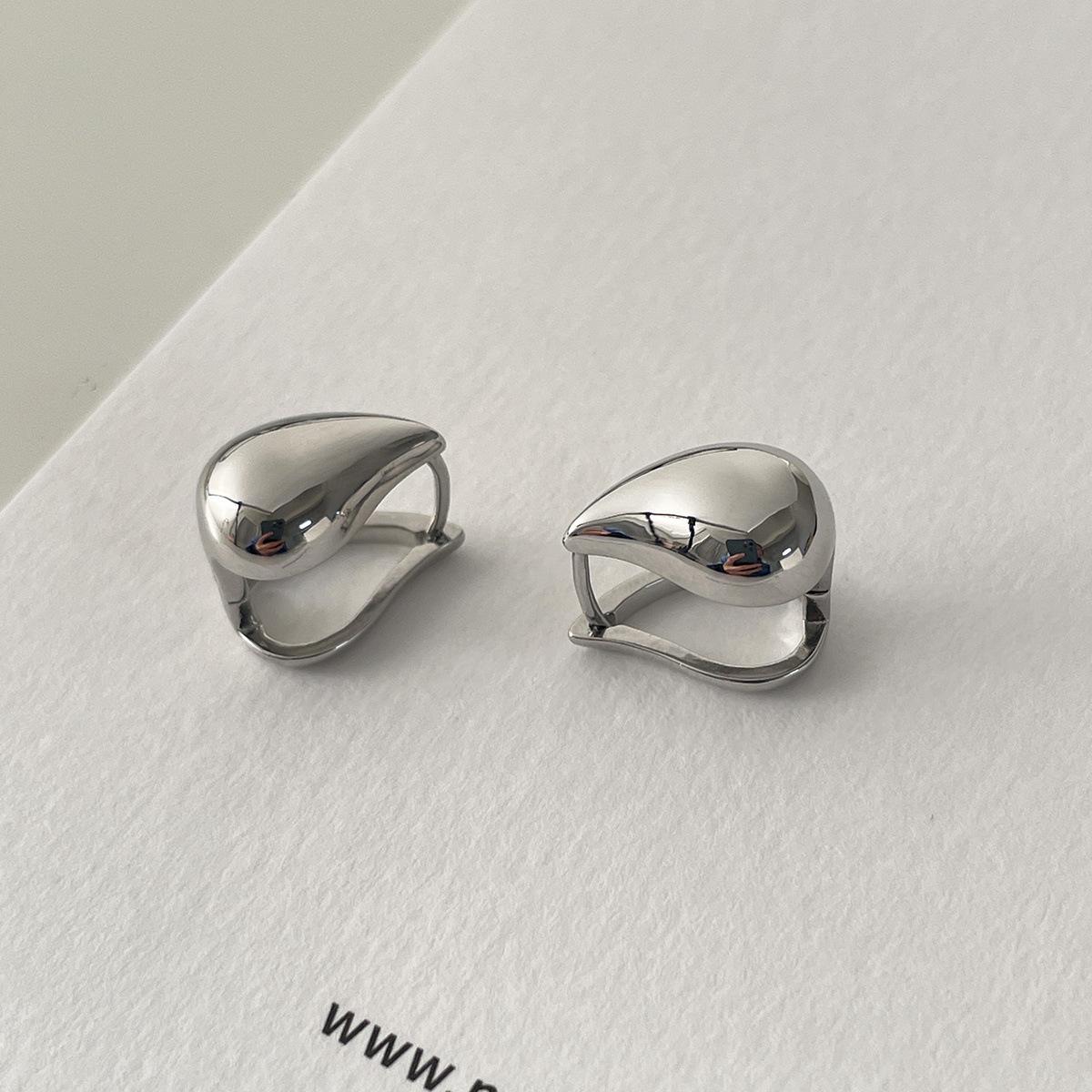 

925 silver needle water drop earrings women s niche high-end sense cold wind earrings exquisite and versatile summer new ear buckles 925 silver needles