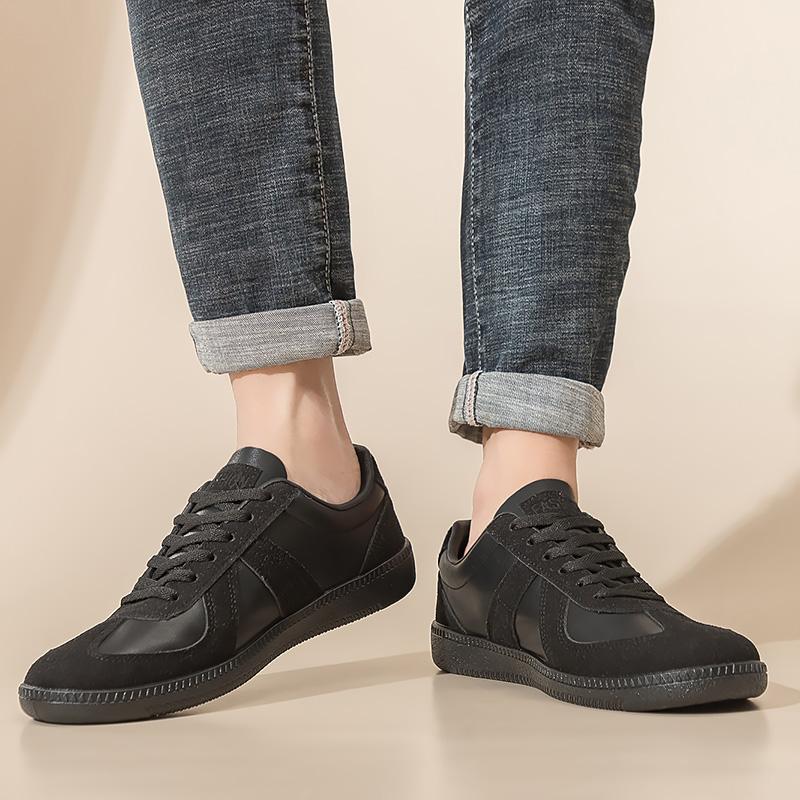 Men's New Comfortable Soft-soled Casual Sports Shoes Breathable Four Seasons Running Shoes Soft-soled Non-slip Student Sneakers