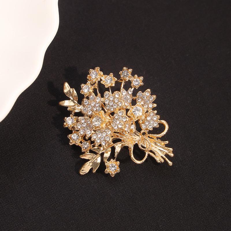 Luxury Brooches for Women Men Exquisite Crystal  Rhinestone Flower Bouquet Brooch Pin Wedding Party Banquet Jewelry Accessories