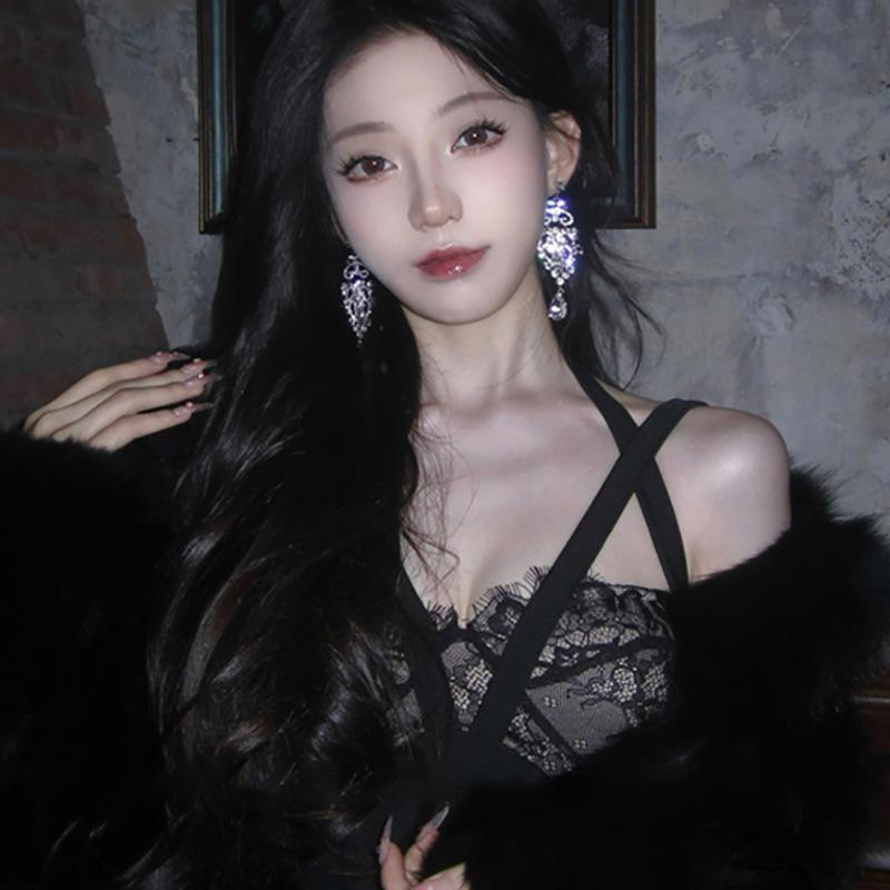 

Diamond water drop hollow tassel earrings medieval vintage earrings light luxury retro high-end earrings women