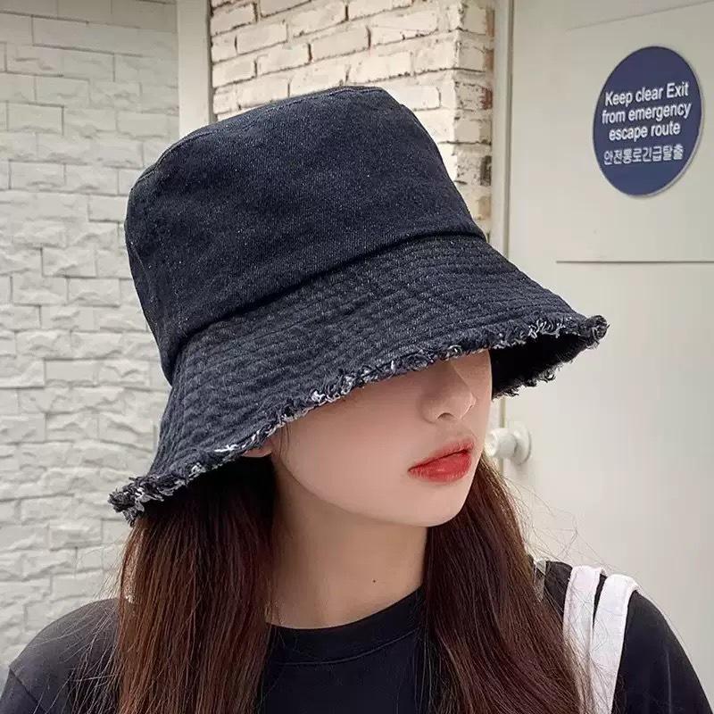 Japanese Retro Women's Denim Fisherman Bucket Hat, Distressed Sunshade for Larger Head, Face Slimming Sun Protection.