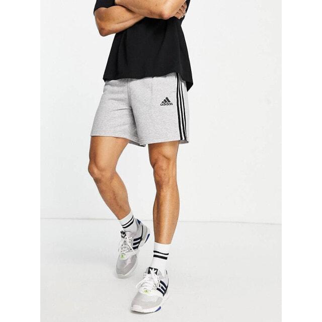 

Серые шорты с 3 полосками adidas Sportswear Essential