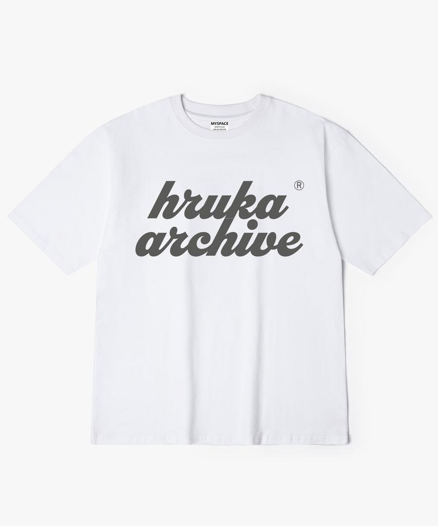 Hilukaakaibeu Overlap Charcoal Logo Short Sleeve T-Shirt