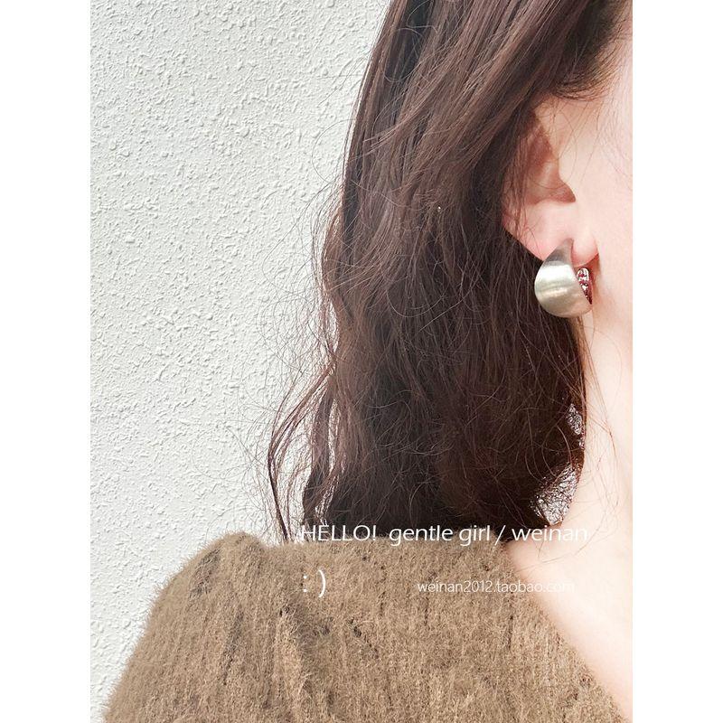 Retro Hong Kong Style Mosquito Coil Ear Clip Earrings Fashion Simple and Exaggerated Generous Earrings Matte Texture Female Stud Earrings