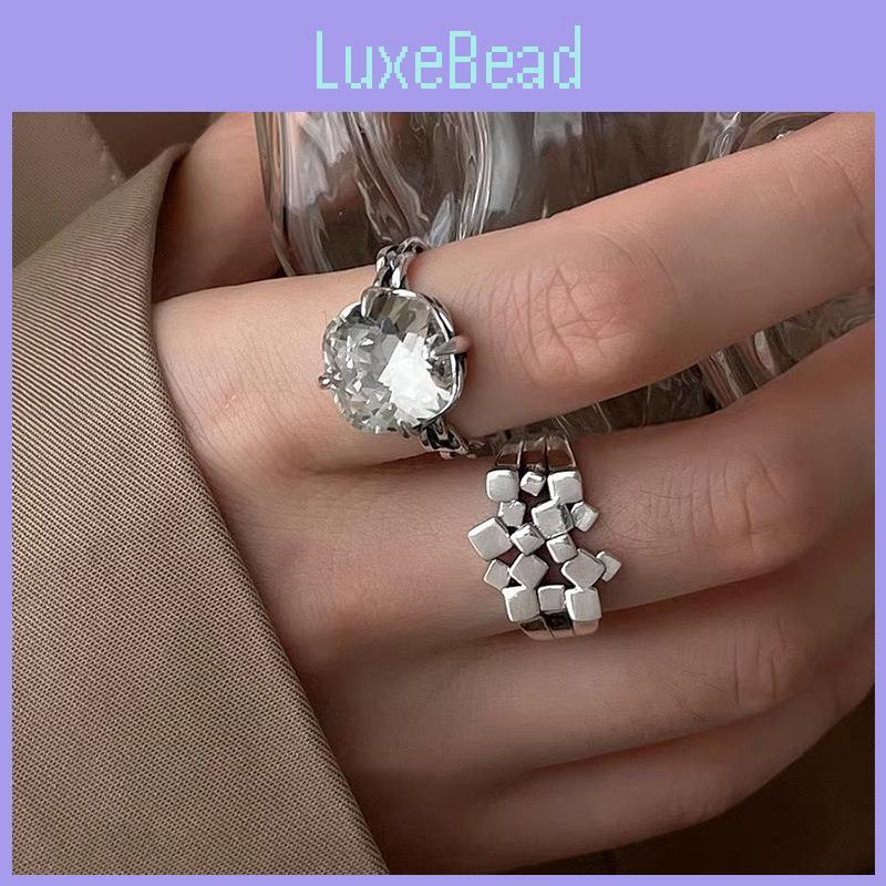 Trendy Open Finger Ring For Women With Striking Gemstone Accents And Modern Flair