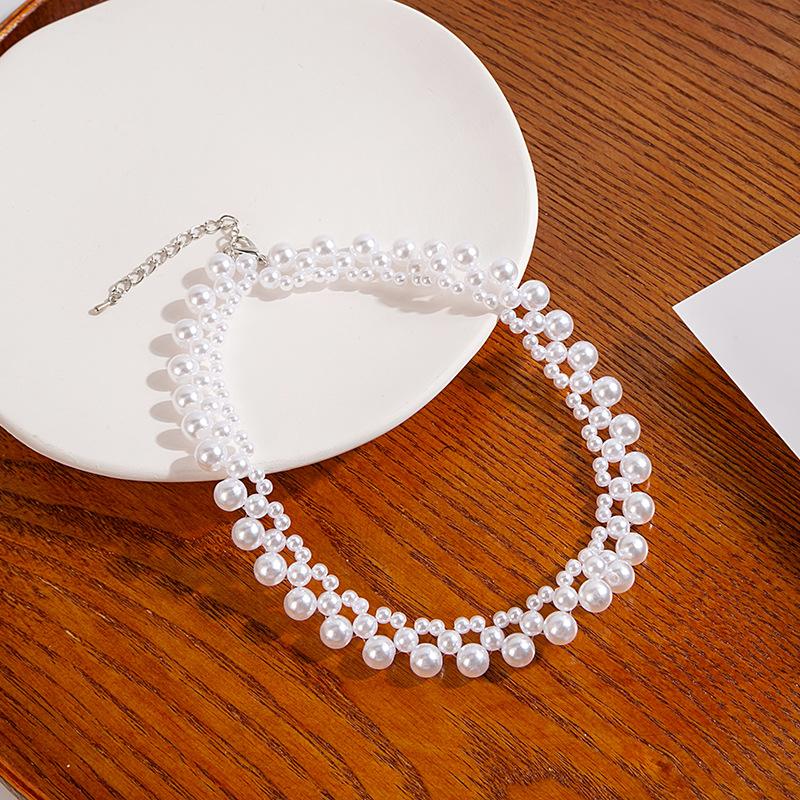

Stylish And Simple Handmade Beaded Pearl Bow Hollow Bead Chain Light Luxury Creative Design Regular Chain Women