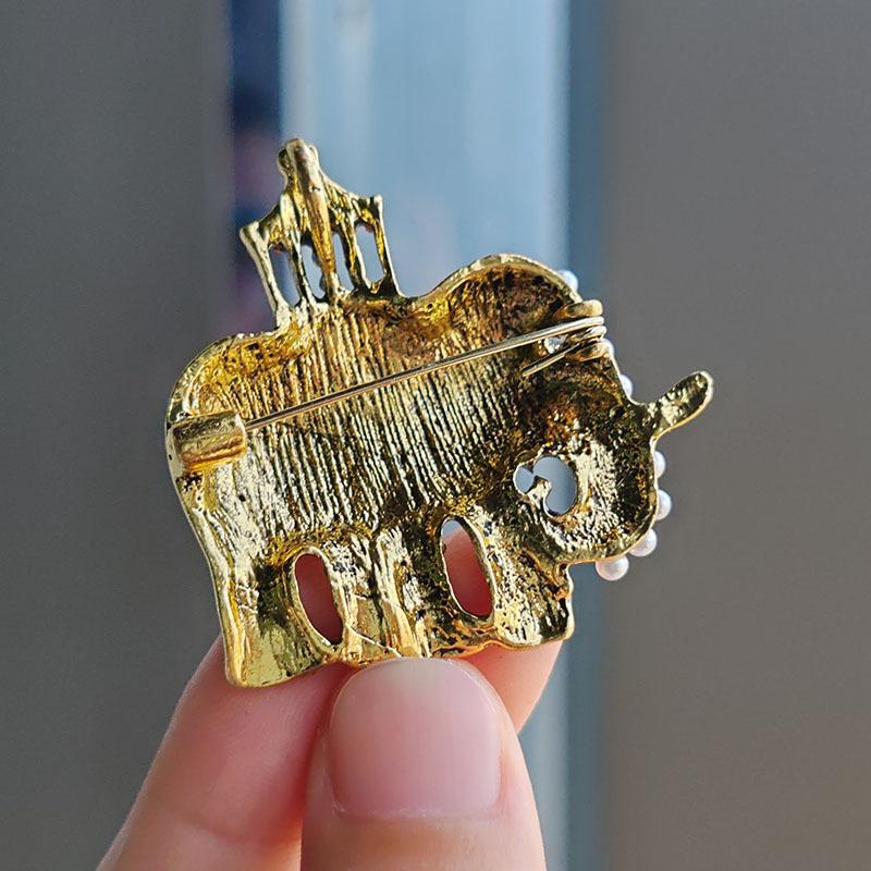 Fashion Imitation Enamel Elephant Brooch Animal Anti-Light Women'S Pin Atmospheric New Men'S Suit Brooch Accessories