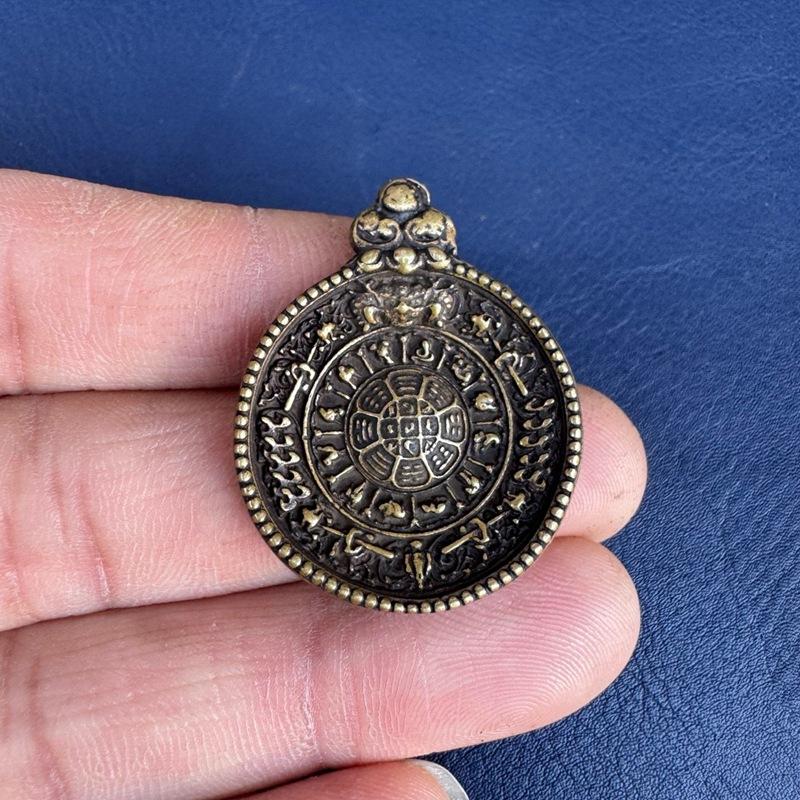 Tibetan Style Brass Plate Twelve Zodiac Nine Palace Vajra Buddha Pendant Hanging Ornament