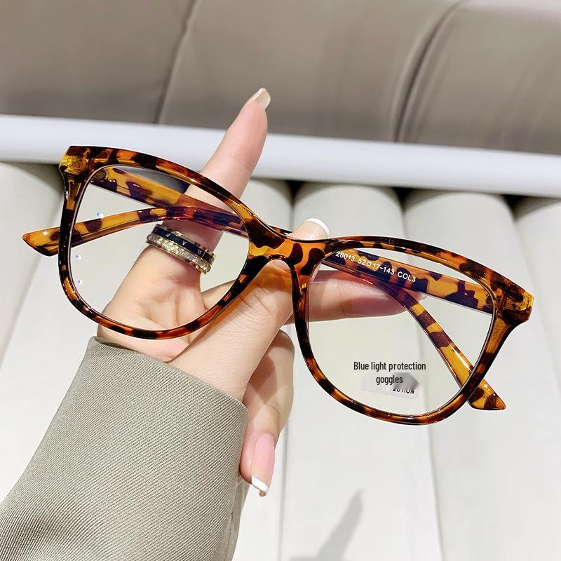 2024 Retro Cat-Eye Blue Light Blocking Glasses: Trendy European & American Color-Block Frames