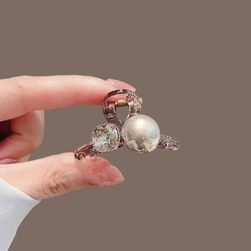 

Holder Daily Use Sweet Headwear French Mini Hair Claws for Women Girls Rhinestone Bangs Ponytail Styles Pearl Shark Clips