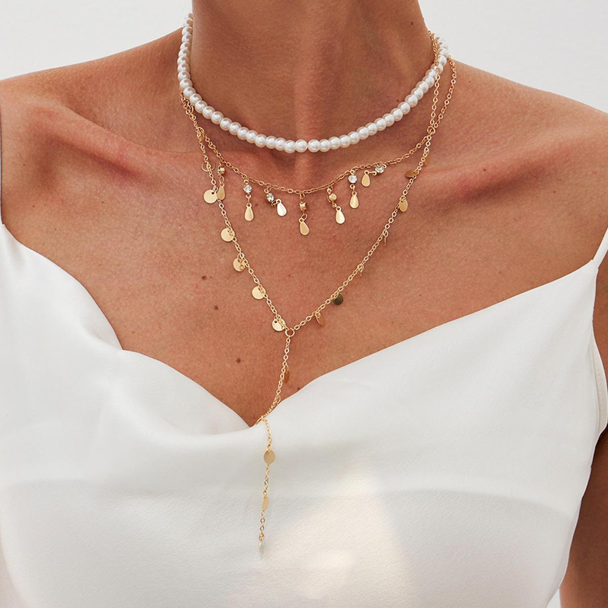 

Sweet And Cool Imitation Pearl Beaded Collarbone Necklace, Fashionable Metal Disc Stacked With Chain Necklace For Women