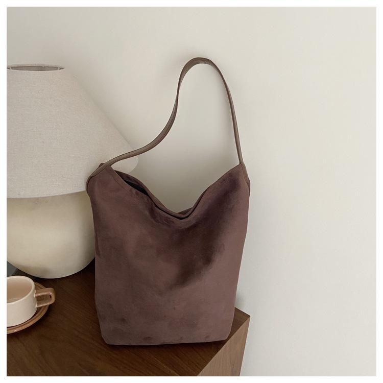 

Женская замшевая сумка-тоут на зиму 2025 года - Ретро-кэжуал, Большая вместимость, Универсальная сумка через плечо 40*25*36 cm кофейный