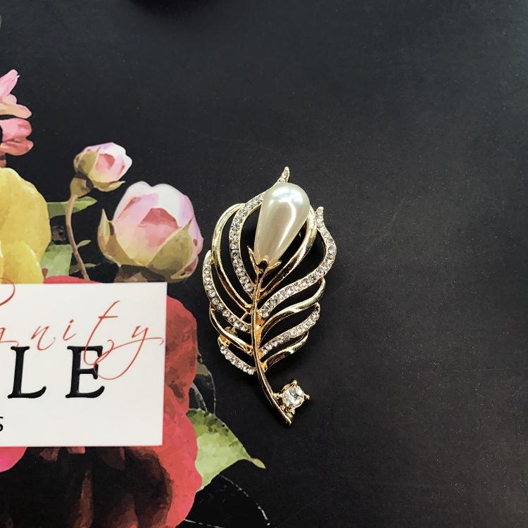 Fashion temperament dumb gold brooch corsage women's suit jacket sweater coat pin crystal high-end accessories