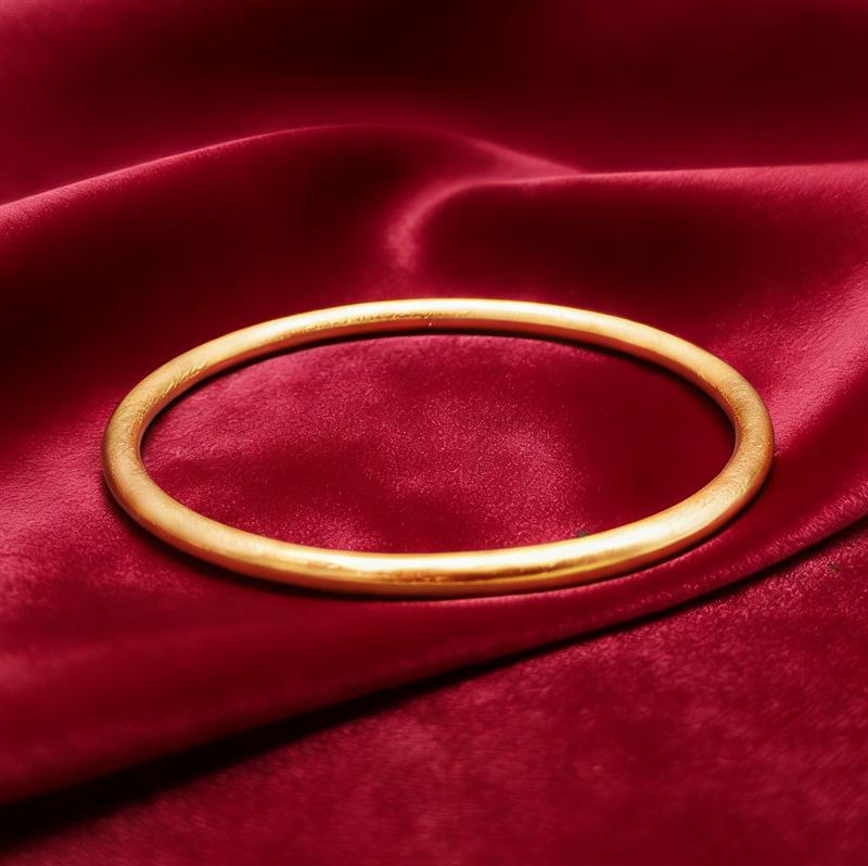 Vintage Gold-Plated Matte Copper Alloy Bangle - Versatile Chinese Auspicious Bracelet for Festivals and Everyday Wear