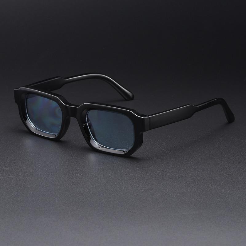 Latest Women's Minimally Personalized Small Frame Square Sunglasses Stylish Men Women Street Photography UV Resistant Sun Eyeglasses