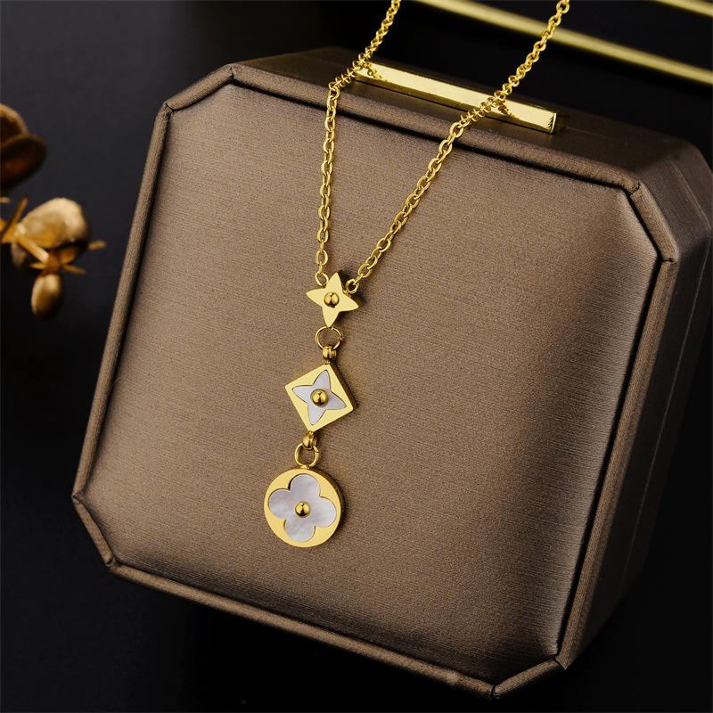 Elegant Colorfast 18K Rose Gold Necklace with Swan & Four-Leaf Clover Charm