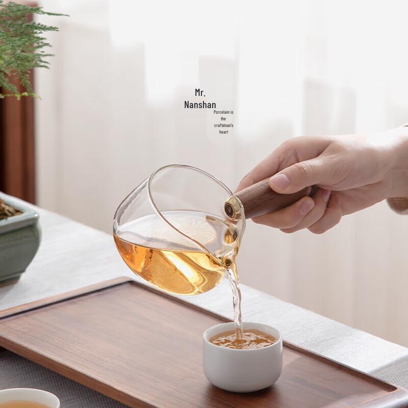Mr. Nanshan Glass Side-Handle Gongfu Tea Fairness Cup
