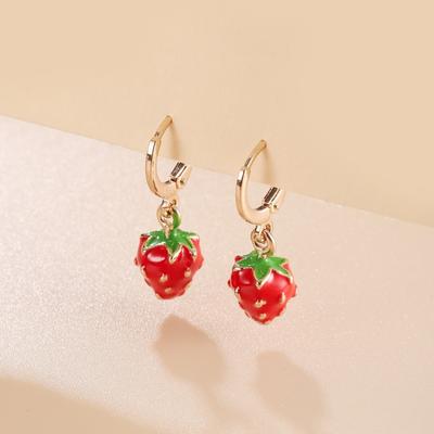 Persönlichkeit Kreativ Cartoon Frucht Simulation Erdbeere Anhänger Creolen Ohrringe für Damen Süß Niedlich Hängende Ohrringe Schmuck Geschenk