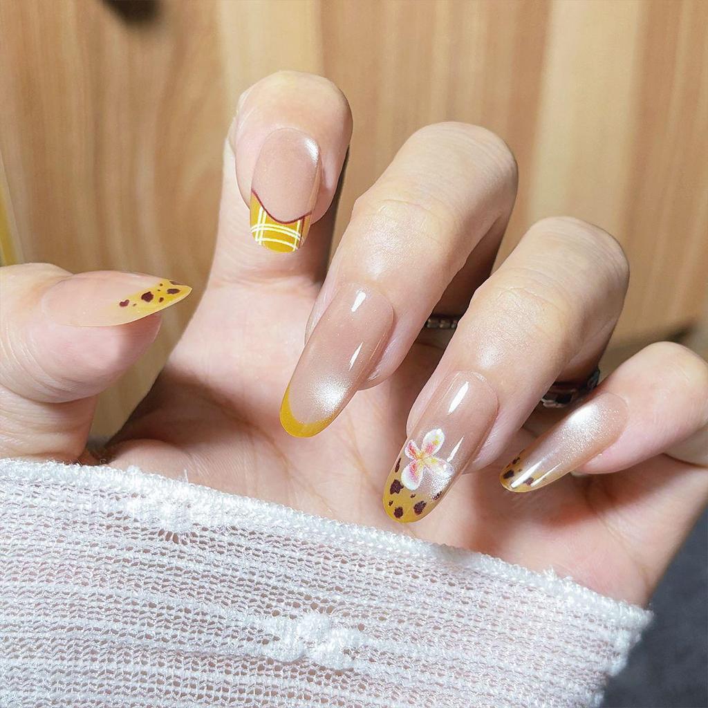Korean Style Retro Yellow Leopard & Floral Press-On Nails - Sweet Clear Nude Fake Fingernail Stickers