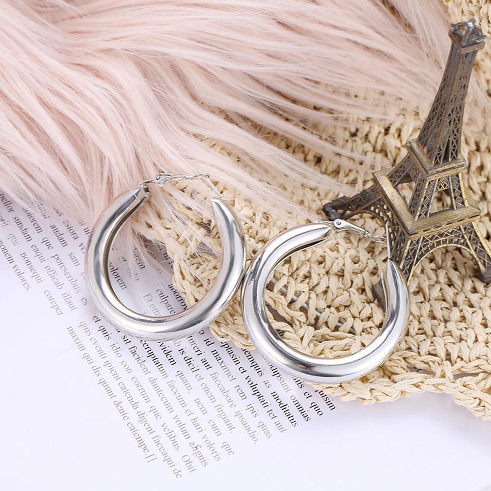 Geometric Round Hoop Earrings Classic Large Circle Design Lightweight Metal Material Suitable for Daily Wear and Various Occasions