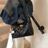 Fashion Niche Texture Underarm Bag Commuter Women's Bag 2025 New Diamond Chain Bag Simple and Versatile Messenger Bag