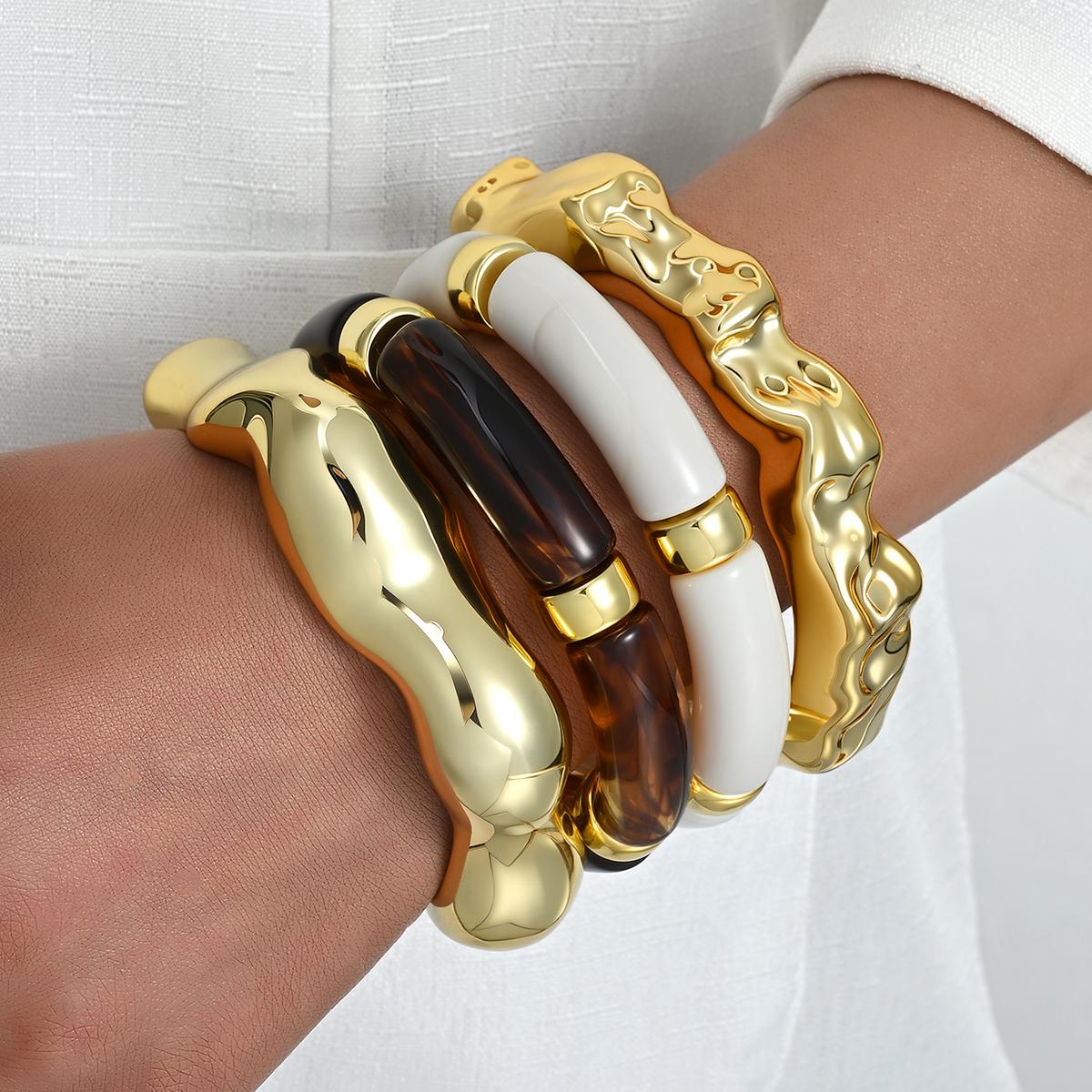 

17KM 4Pcs Textured Bamboo Curve Bracelet Set CCB Resin Irregular Wave Chunky Mixed Color Bracelets For Women Party Daily Wear Jewelry
