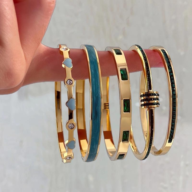 

Titanium Steel Bracelet - Elegant Gold Heart-shaped Diamond-studded Gold Bracelet Made of Sand Gold Stainless Steel green