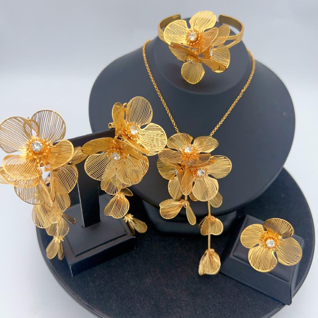New Hollow Flower Butterfly Earrings Necklace Bracelet Ring Gold Ladies Temperament Luxury Jewelry Set