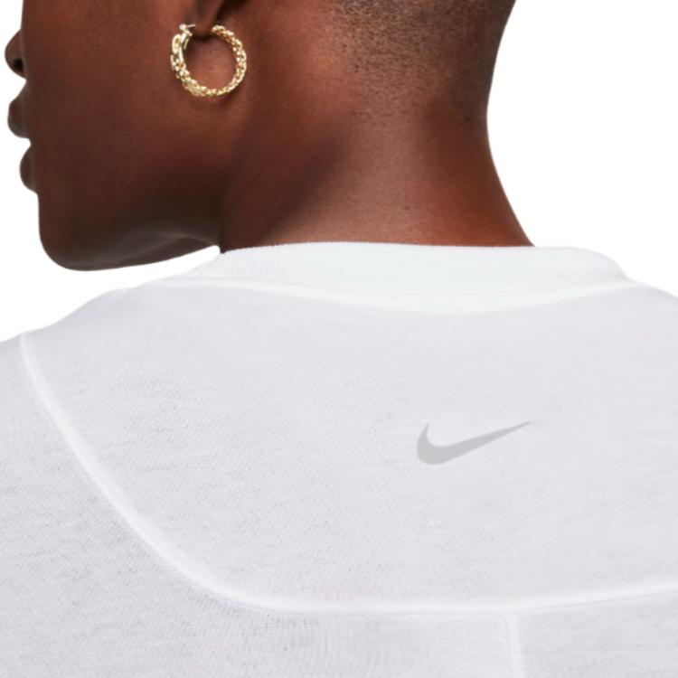 Nike One Relaxed Women's Dri-FIT Short-Sleeve Top FN2814-100