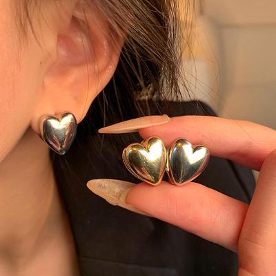 Ρετρό Μεταλλικά Σκουλαρίκια Καρδιάς σε Στυλ Χονγκ Κονγκ για Γυναίκες - Ευέλικτο Σχέδιο Καρδιάς Ροδάκινου