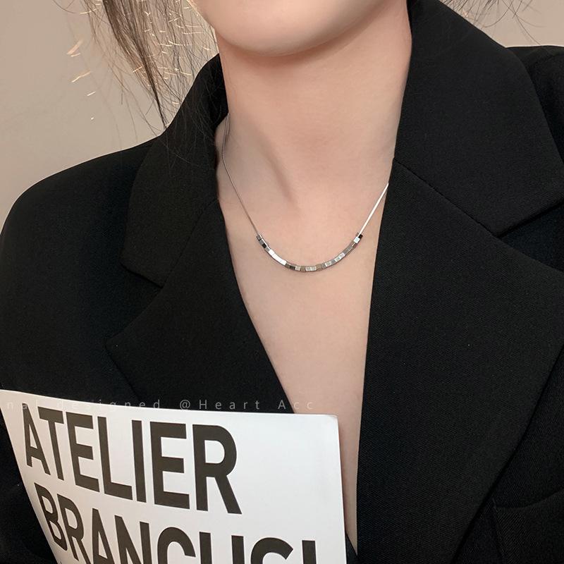 Square Titanium Steel Collar Chain for Women, Summer Casual Accessory, Simple and Cool Style Necklace