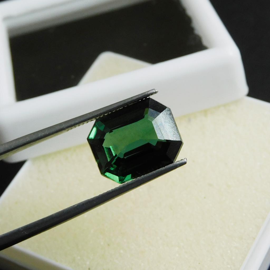 7.70 Ct Natural Green Sapphire Emerald Cut Loose Gemstone CERTIFIED M-70-Ra