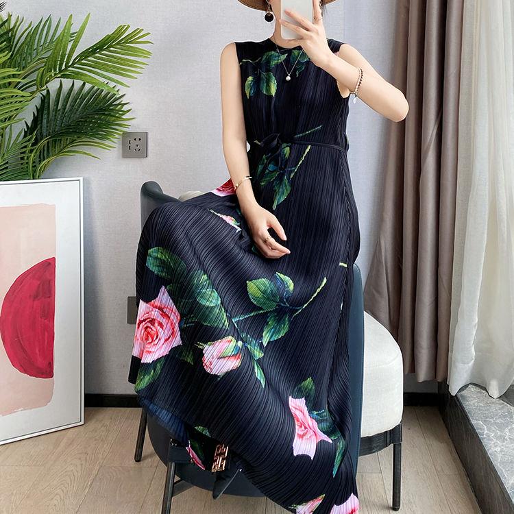 Sommerkleid mit Print für Damen, plissiertes Rosenmuster, ärmelloses Kleid, langes Westekleid