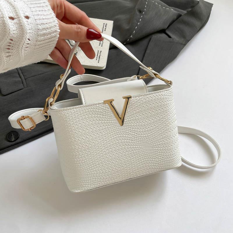 Light Luxury Fashion Autumn New Single Shoulder Retro Personalized Messenger Trend Women's Bag Handbag Small Bag